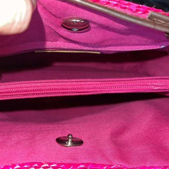 $15 (𝙇𝘼𝙎𝙏 𝘾𝙃𝘼𝙉𝘾𝙀)ETIENNE AIGNER RAFFIA PURSE - Picture 4 of 5